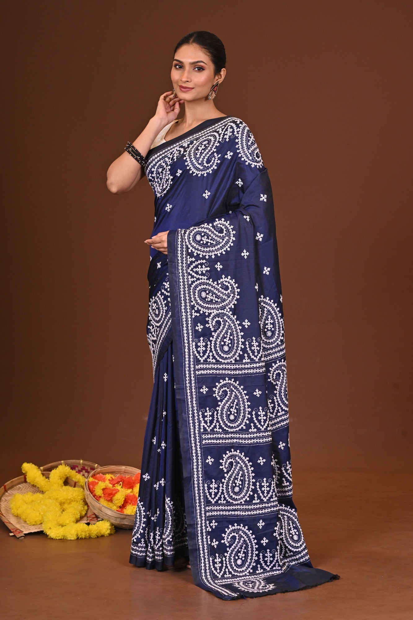 AMRITA BLENDED SILK KANTHA SAREE Thumbnail