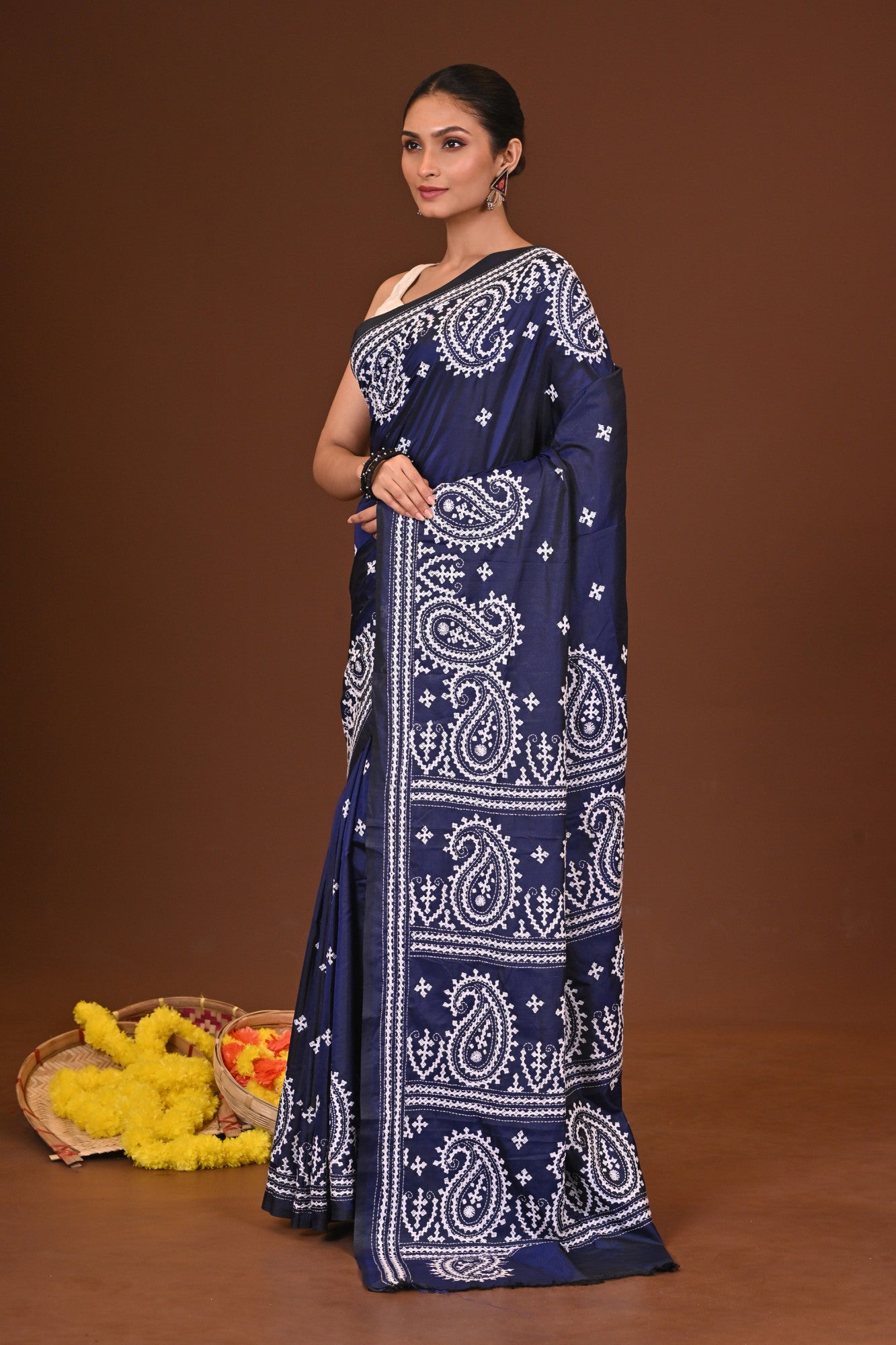 AMRITA BLENDED SILK KANTHA SAREE Thumbnail
