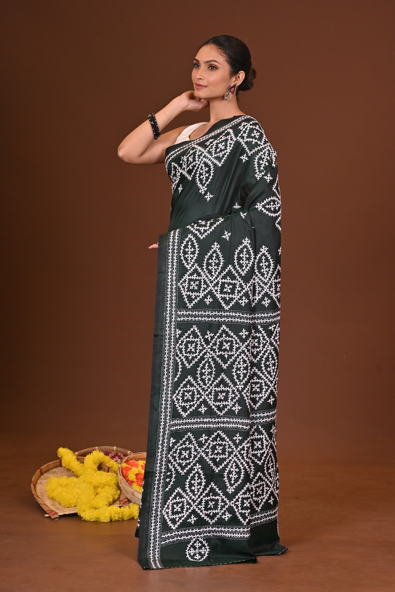 ANADALIPI BLENDED SILK KANTHA SAREE Thumbnail