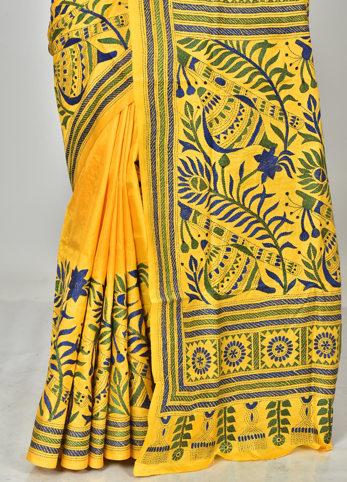 BANGALORE SILK KANTHA SAREE Thumbnail