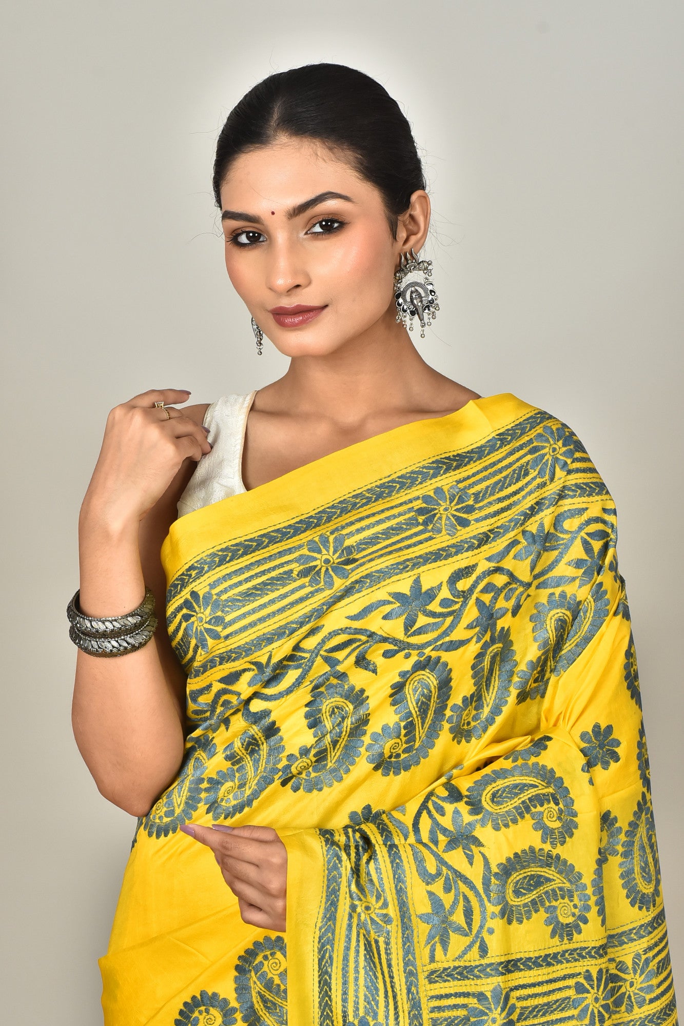 BANGALORE SILK KANTHA SAREE Thumbnail