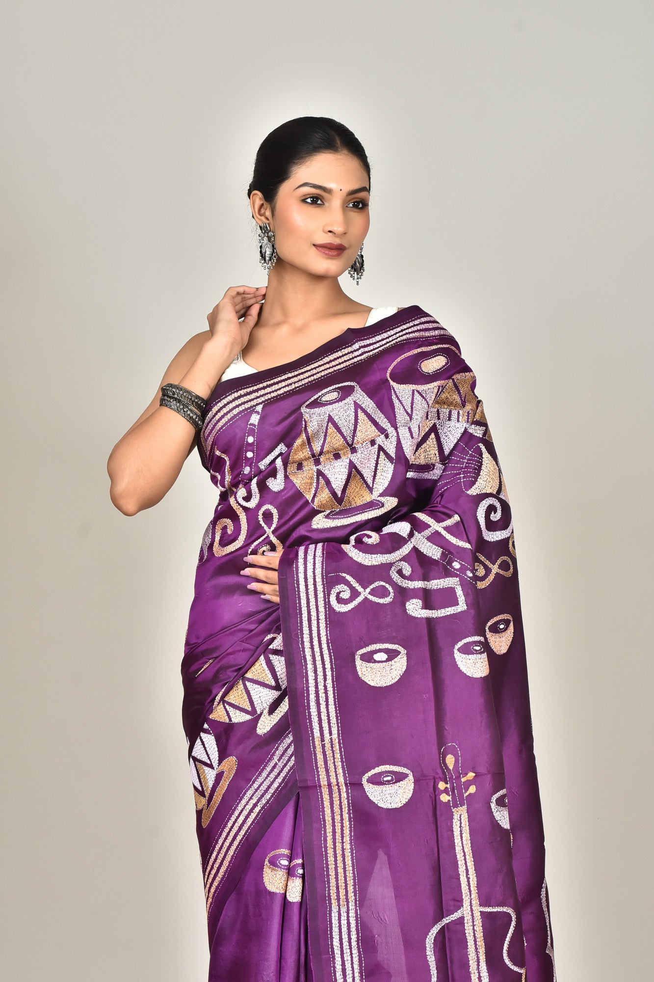 BANGALORE SILK KANTHA SAREE Thumbnail