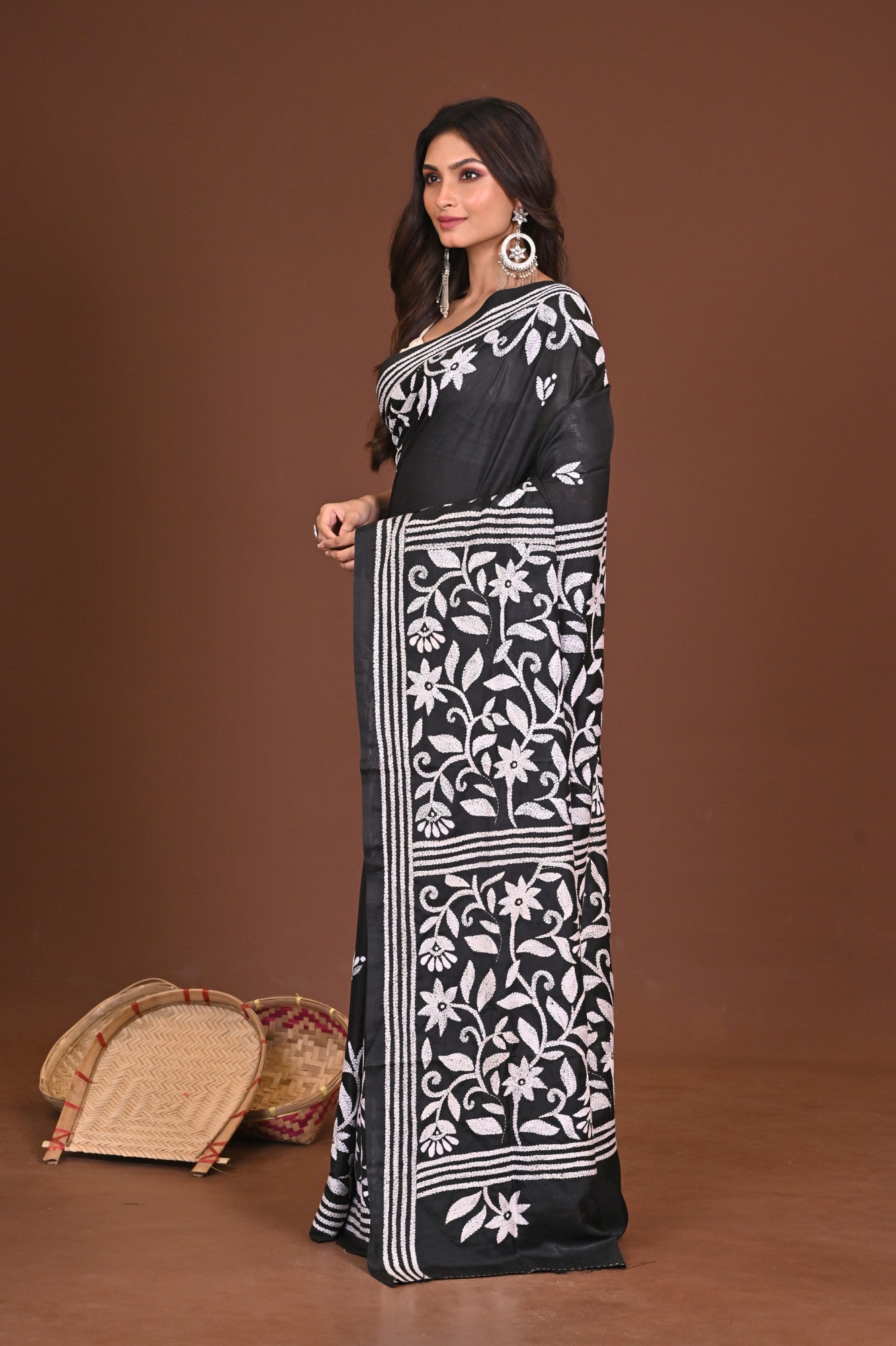 BHAAVYA BLENDED SILK KANTHA SAREE Thumbnail