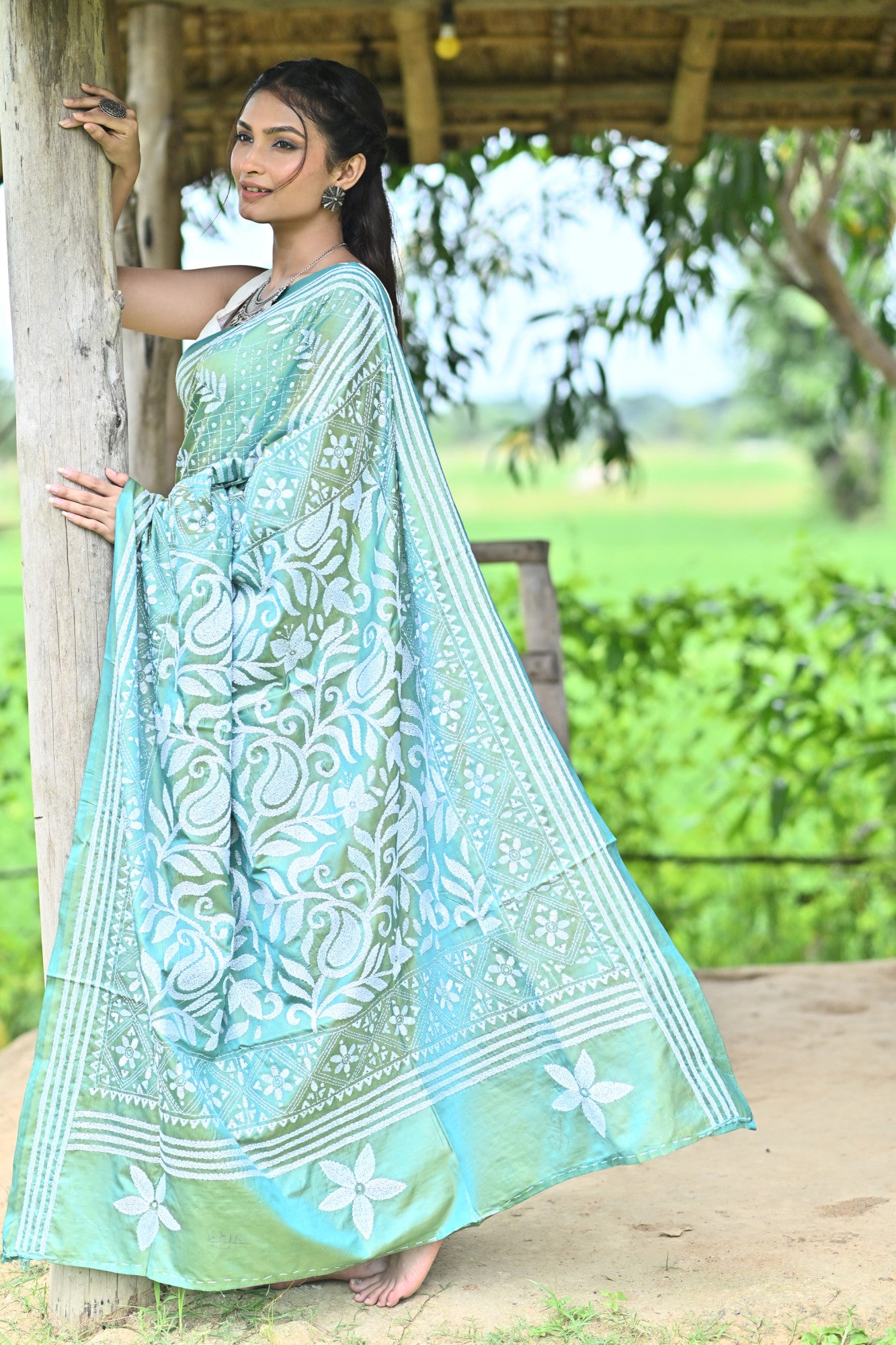 BHUVANESHWARI BLENDED SILK KANTHA SAREE Thumbnail