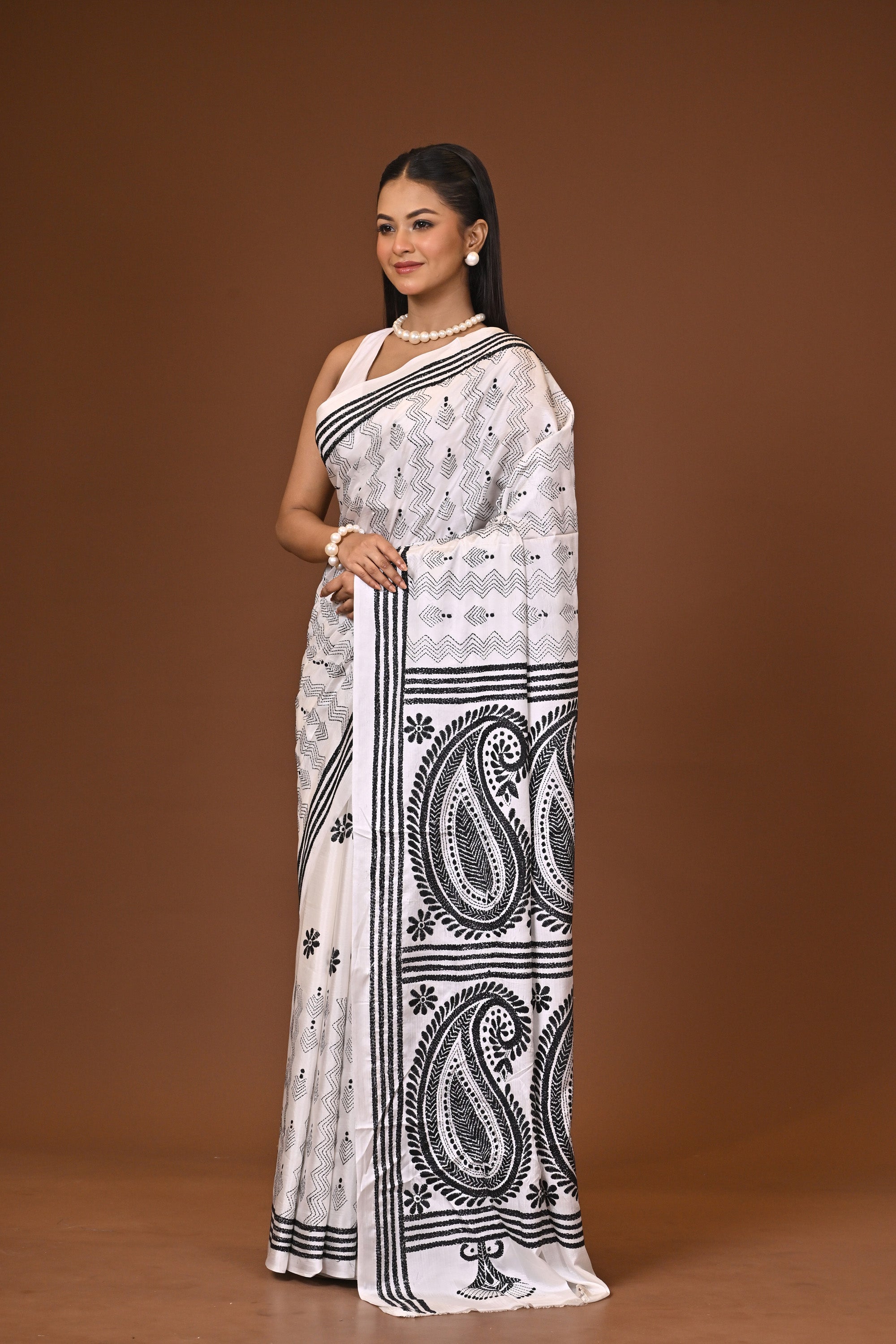 Blended Silk Kantha Stitch Saree White Thumbnail