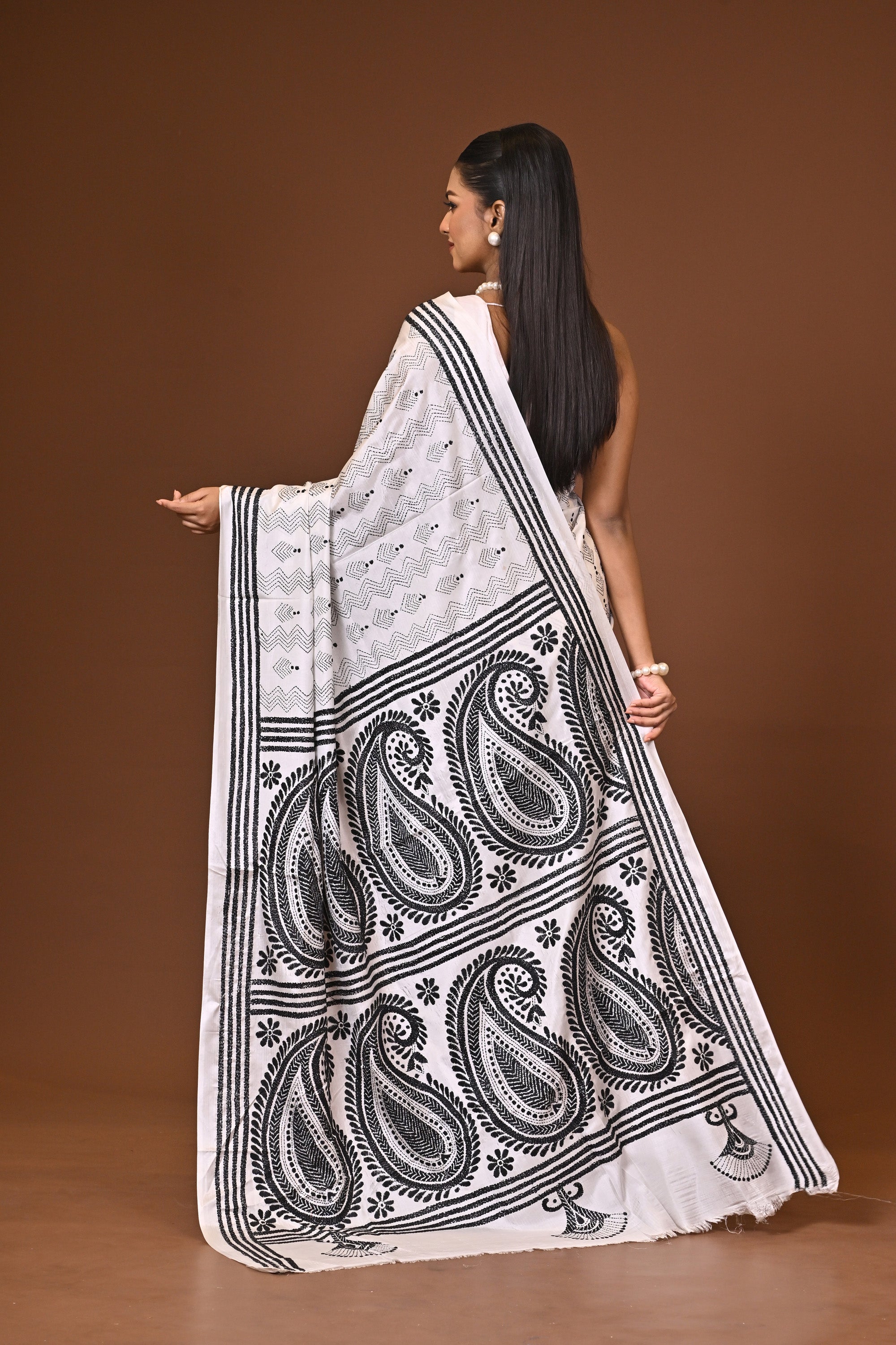 Blended Silk Kantha Stitch Saree White Thumbnail