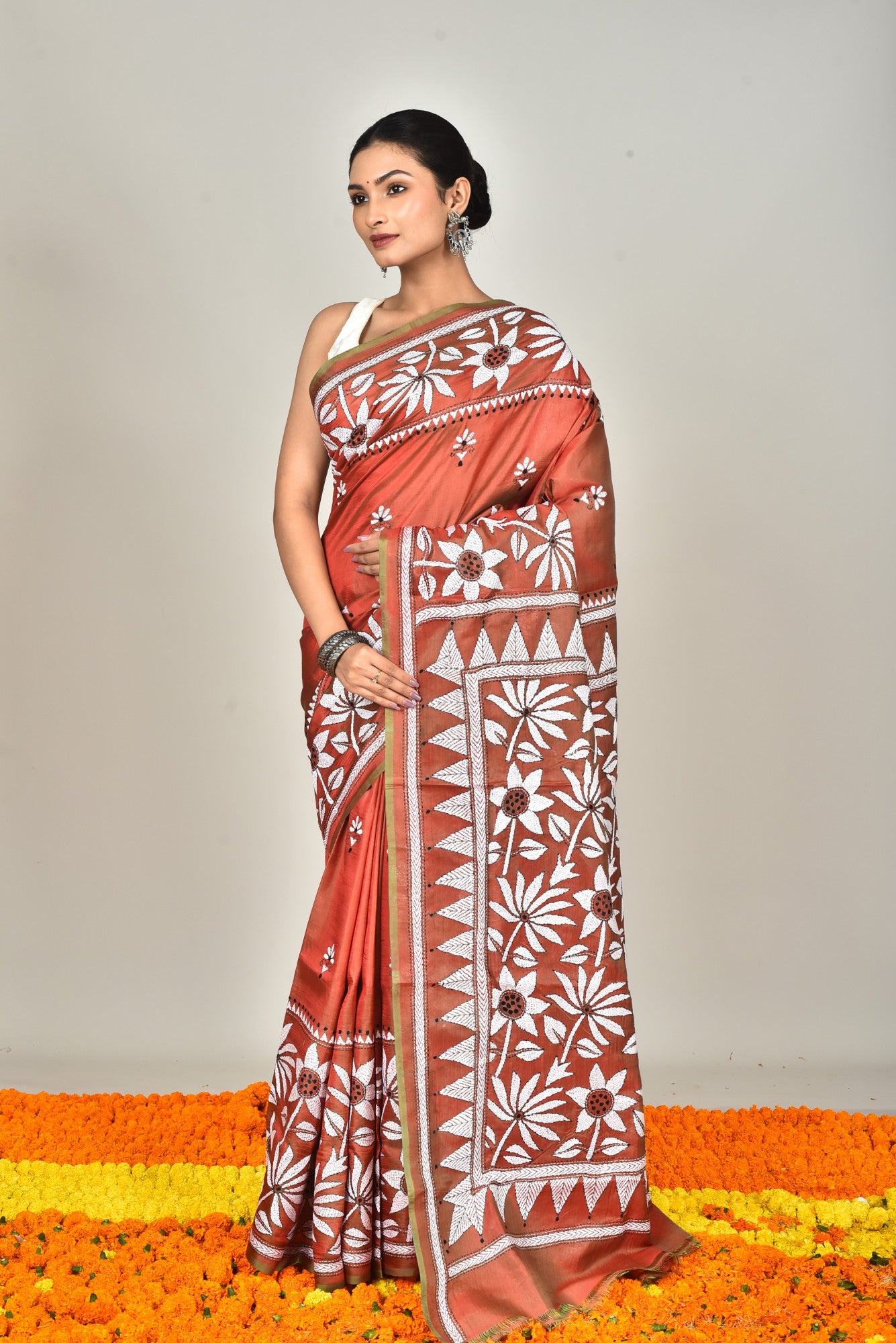 GACHI SILK DIY KANTHA SAREE Thumbnail