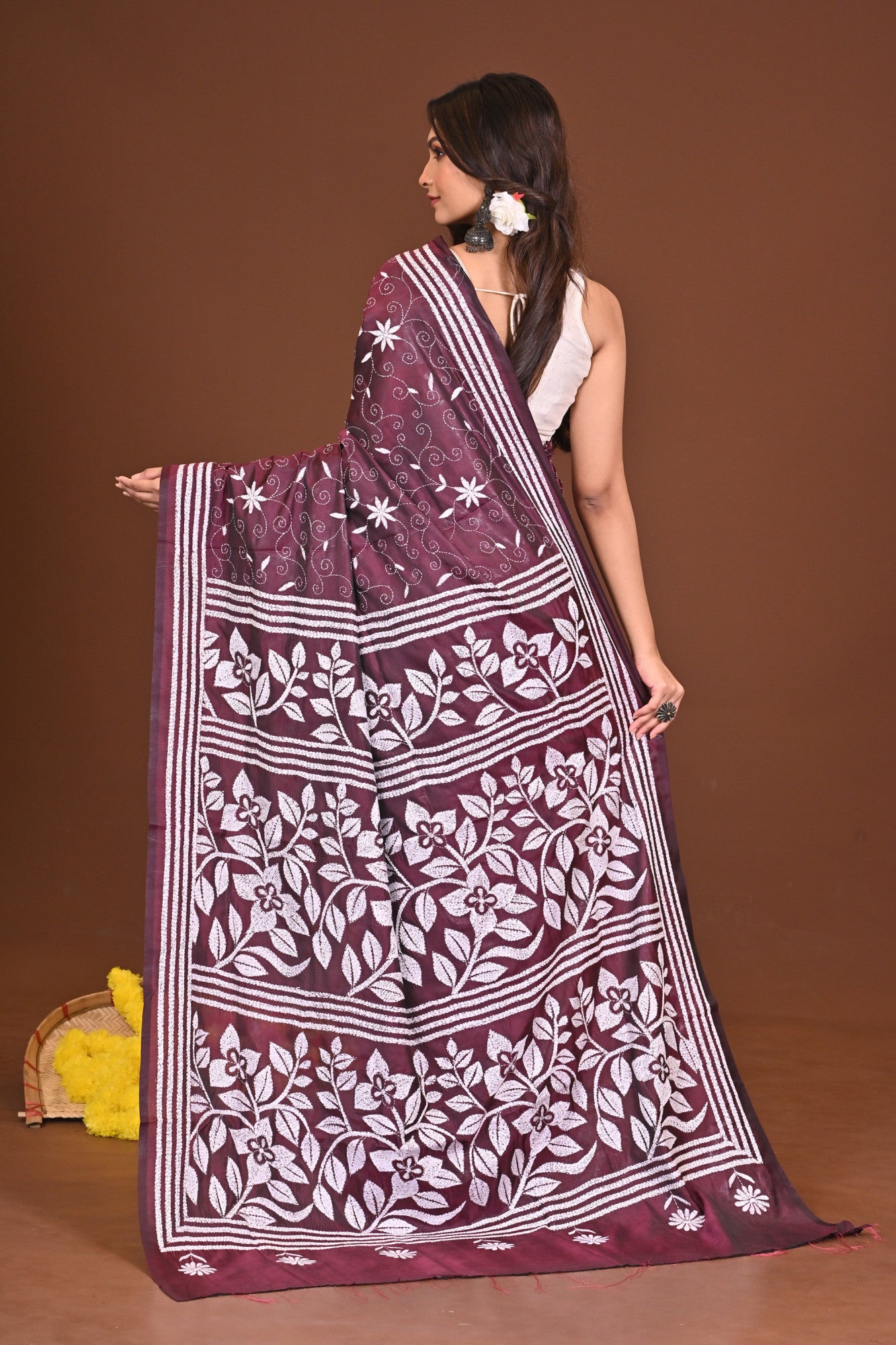 MANDAKRANTA BLENDED SILK KANTHA SAREE Thumbnail
