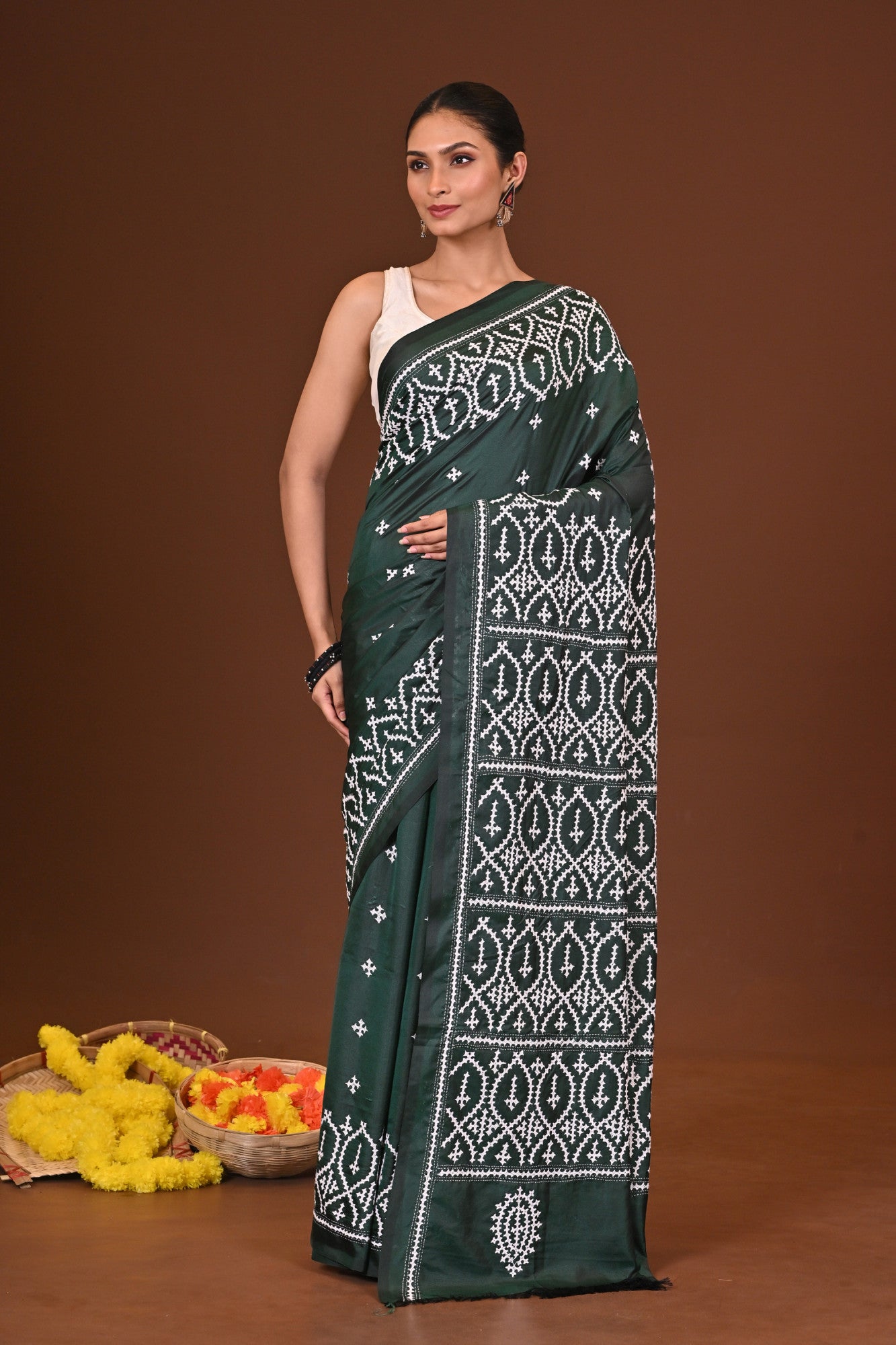MEGHDURGA BLENDED SILK KANTHA SAREE Thumbnail