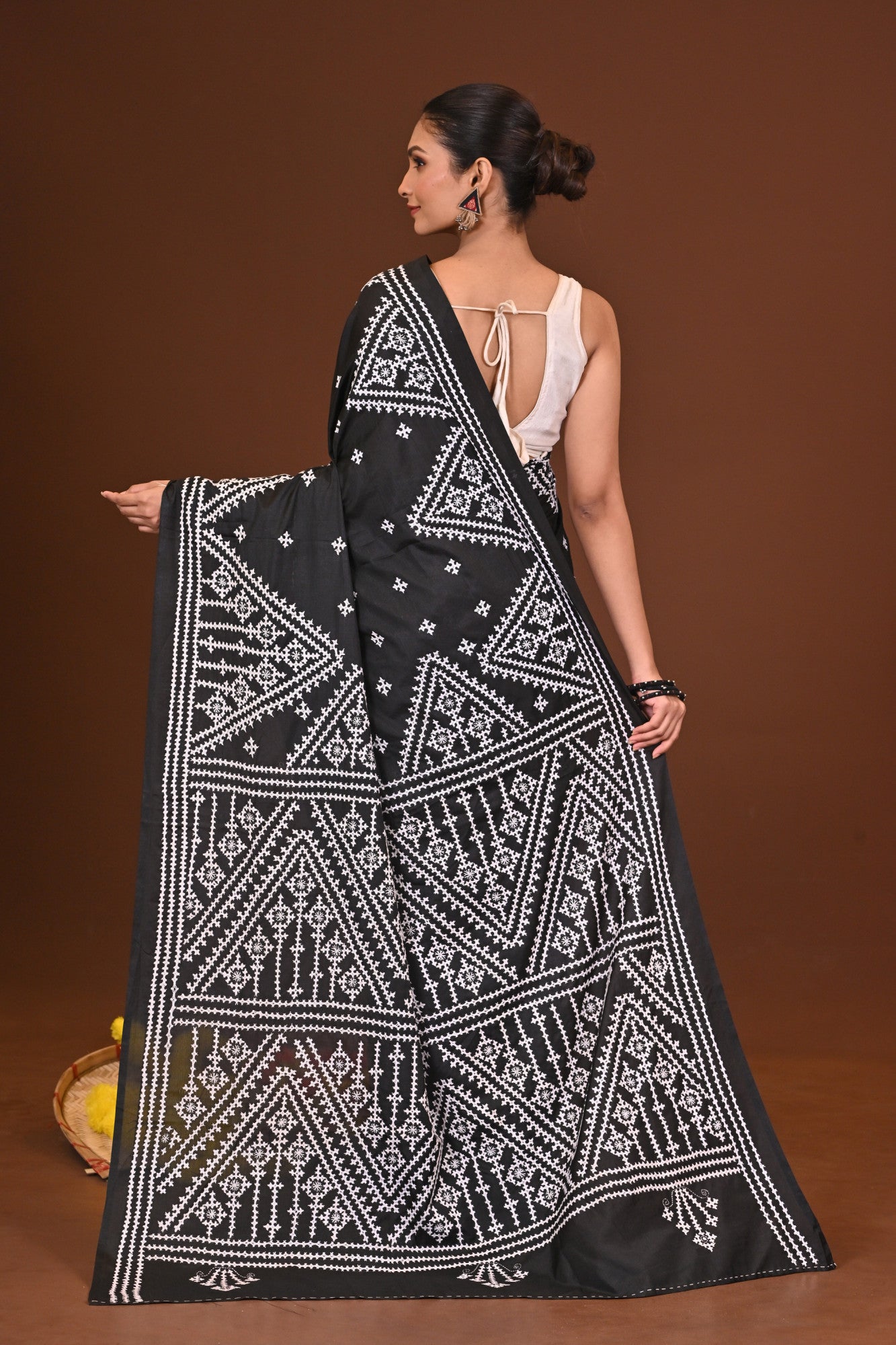 MOHINIMALA BLENDED SILK KANTHA SAREE Thumbnail