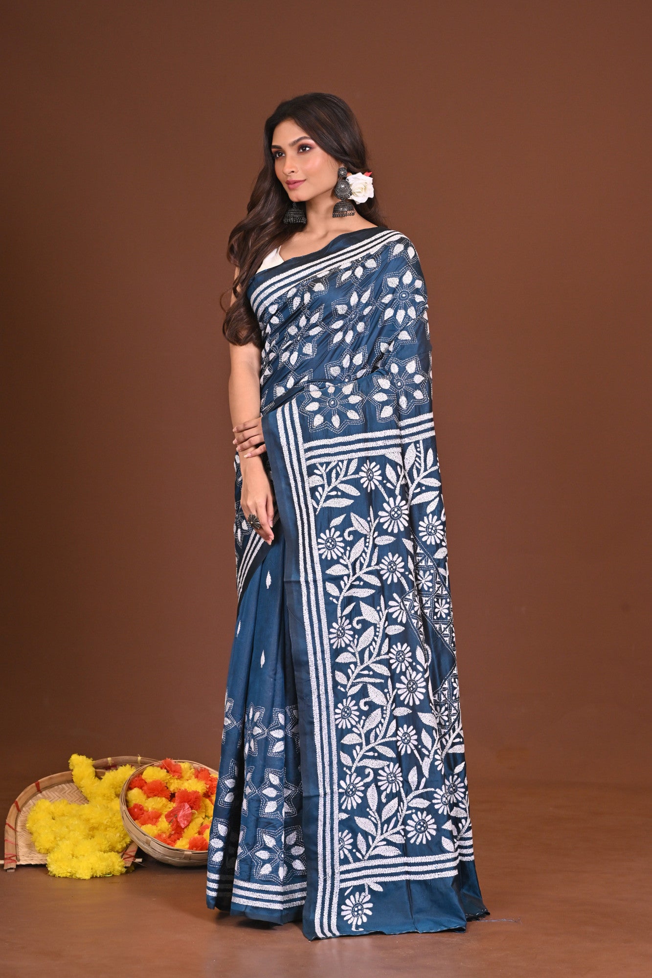 NEELANJALI BLENDED SILK KANTHA SAREE Thumbnail