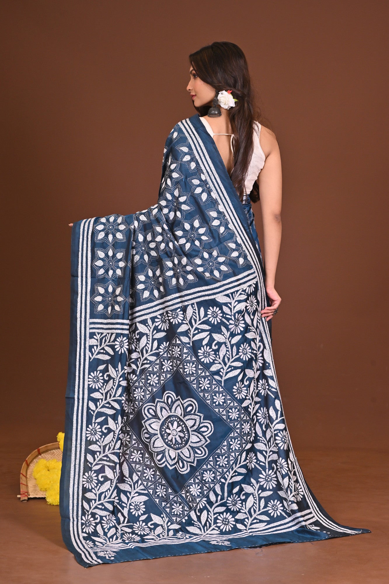 NEELANJALI BLENDED SILK KANTHA SAREE Thumbnail