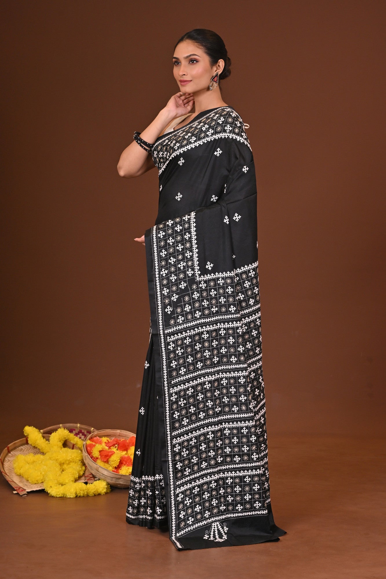 NISHITHINI BLENDED SILK KANTHA SAREE Thumbnail