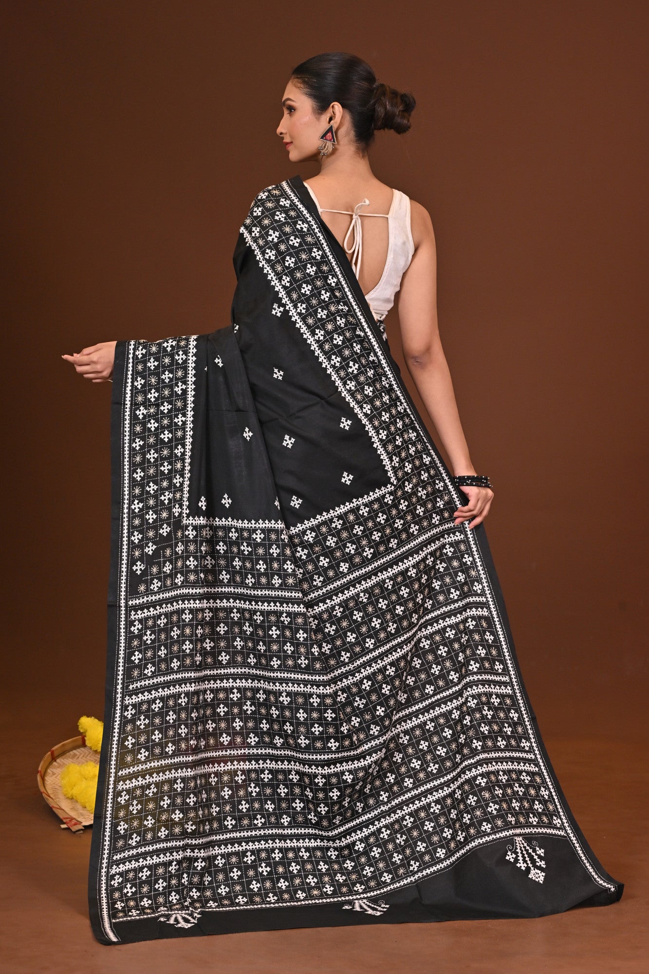 NISHITHINI BLENDED SILK KANTHA SAREE Thumbnail
