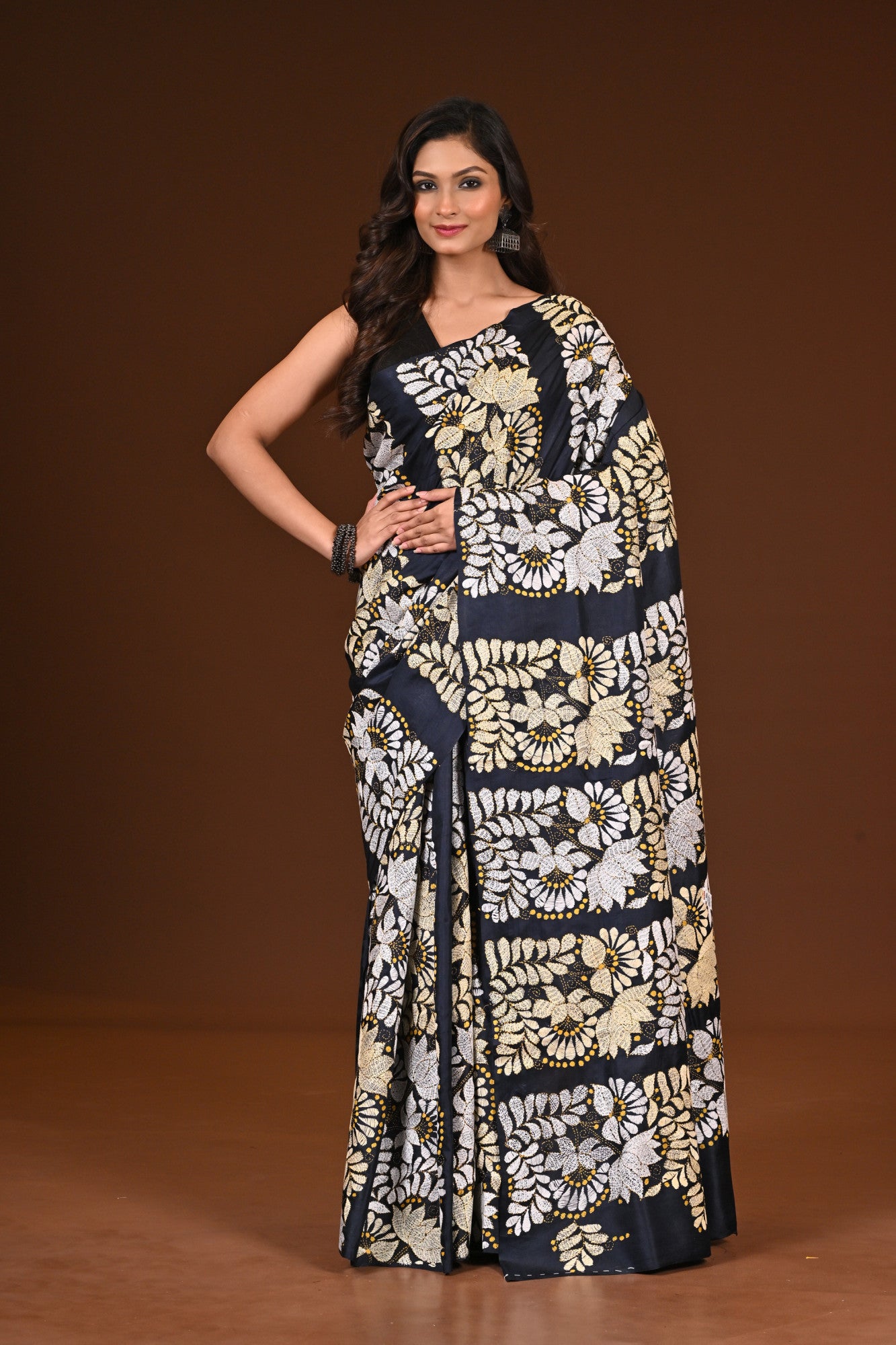 PURE SILK KANTHA SAREE Thumbnail