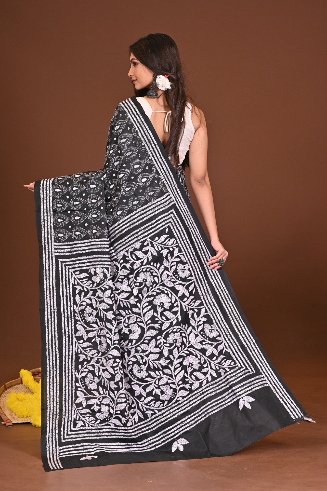 RAATKANYA BLENDED SILK KANTHA SAREE Thumbnail