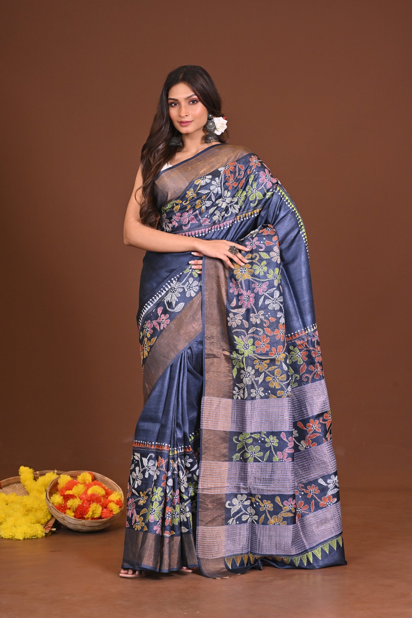 RATRINEELKOTHA JARI TUSSAR DIY KANTHA SAREE Thumbnail
