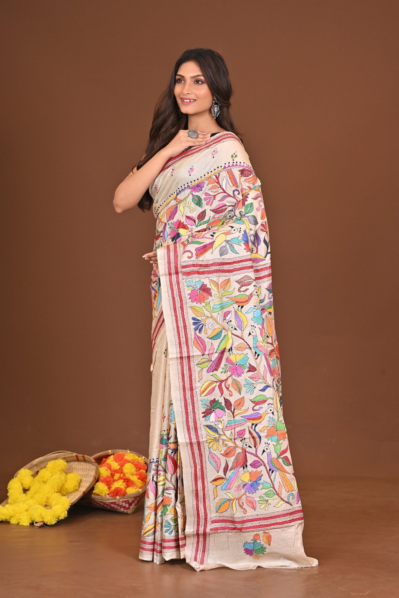SHAANTASHARODINI PURE SILK KANTHA SAREE Thumbnail