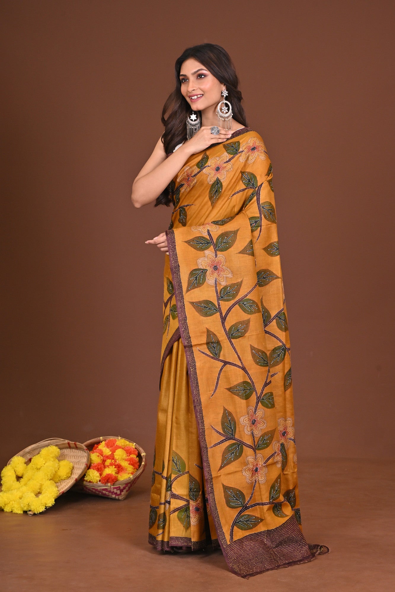 SHONARSHARAD GACHI SILK KANTHA SAREE Thumbnail