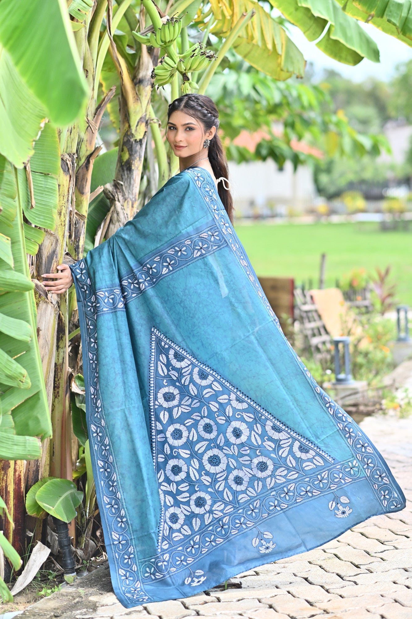 SHUBHADA BLENDED SILK KANTHA SAREE Thumbnail