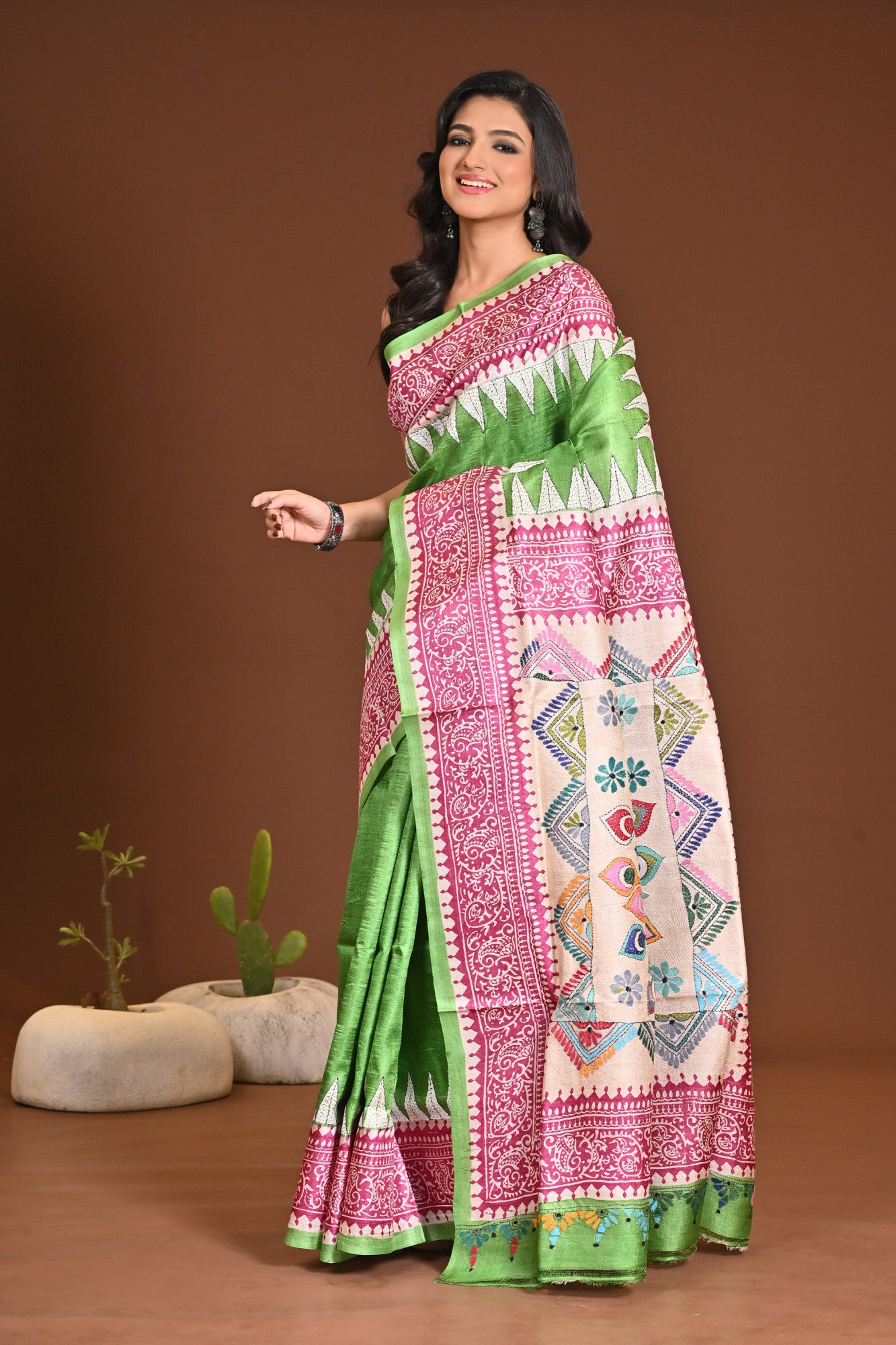 TOSSOR DAI BLOCK KANTHA SAREE Thumbnail