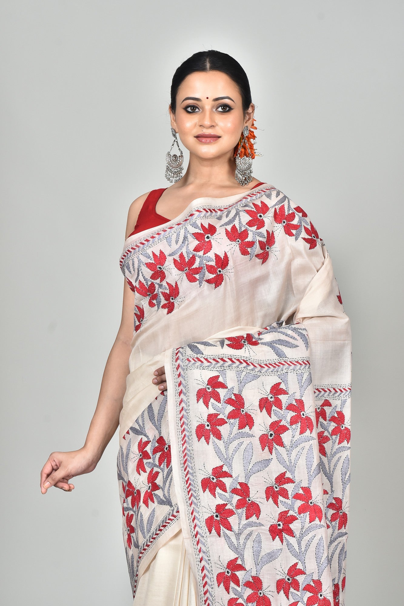 TUSSAR SILK KANTHA SAREE Thumbnail