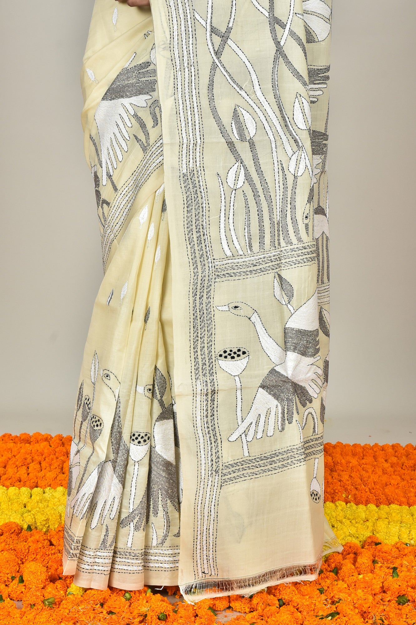 TUSSAR SILK KANTHA SAREE Thumbnail