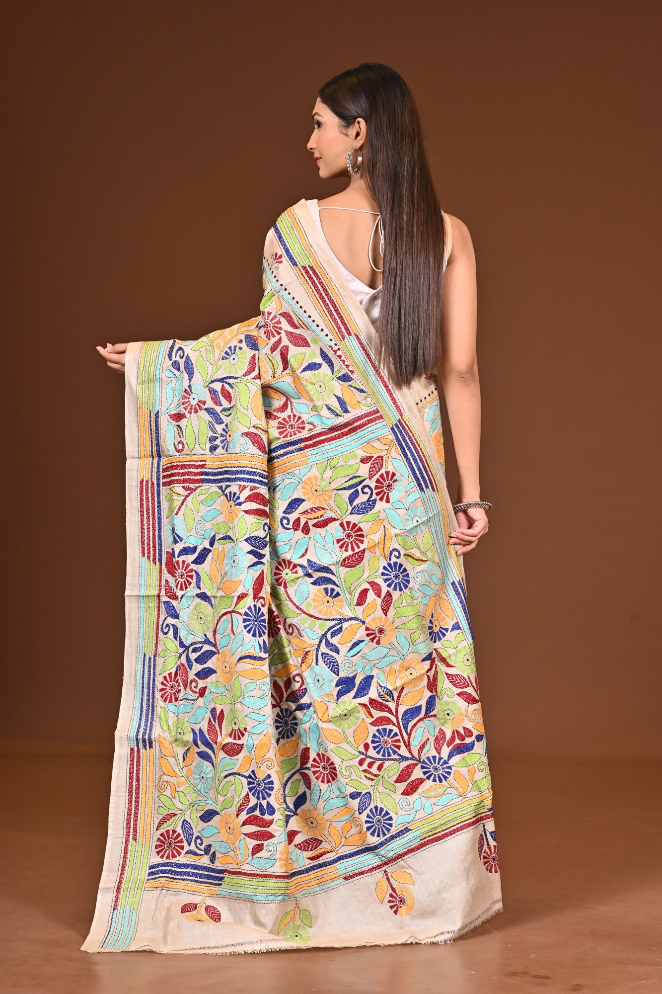 TUSSAR  SILK KANTHA SAREE Thumbnail
