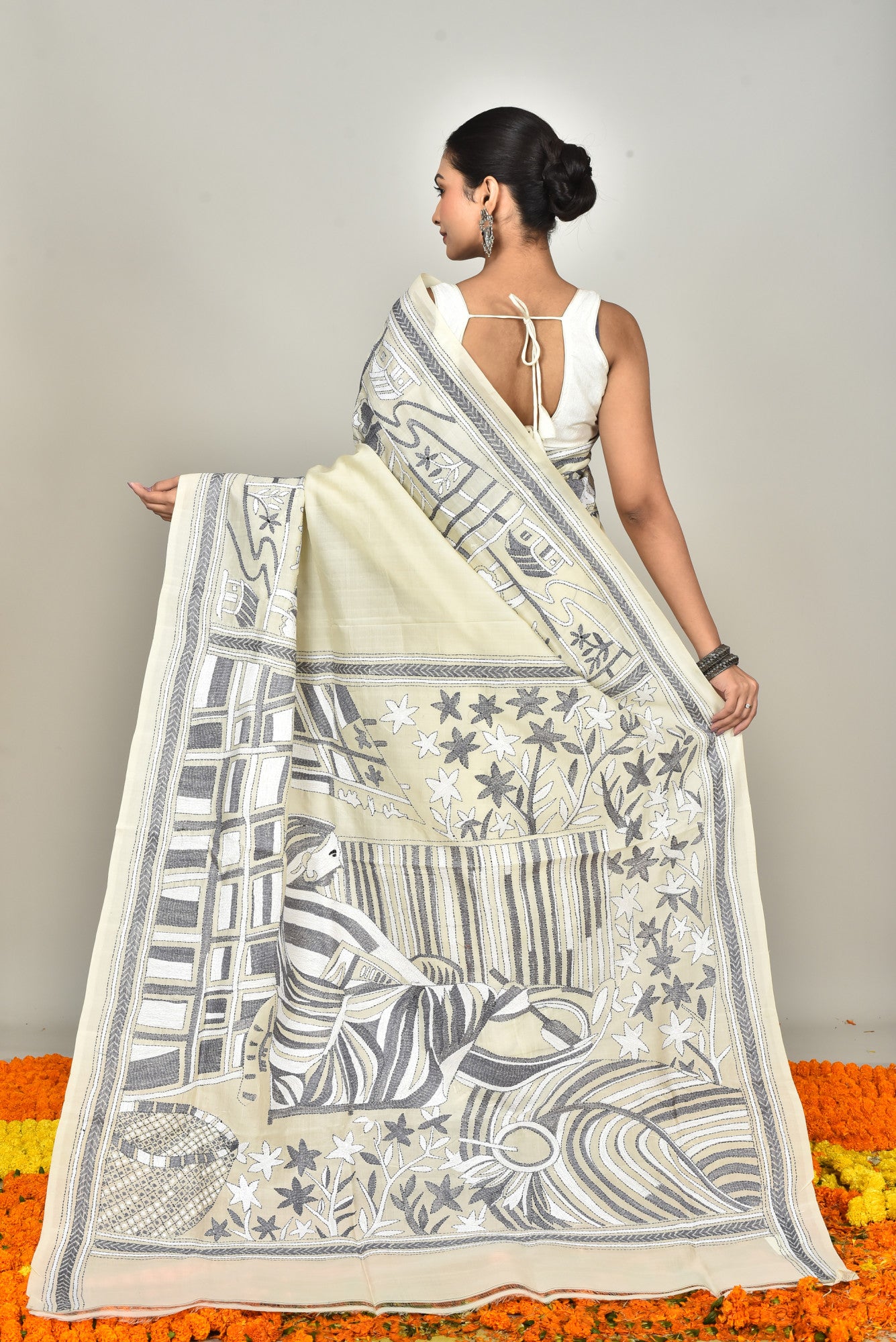 TUSSAR SILK KANTHA SAREE Thumbnail