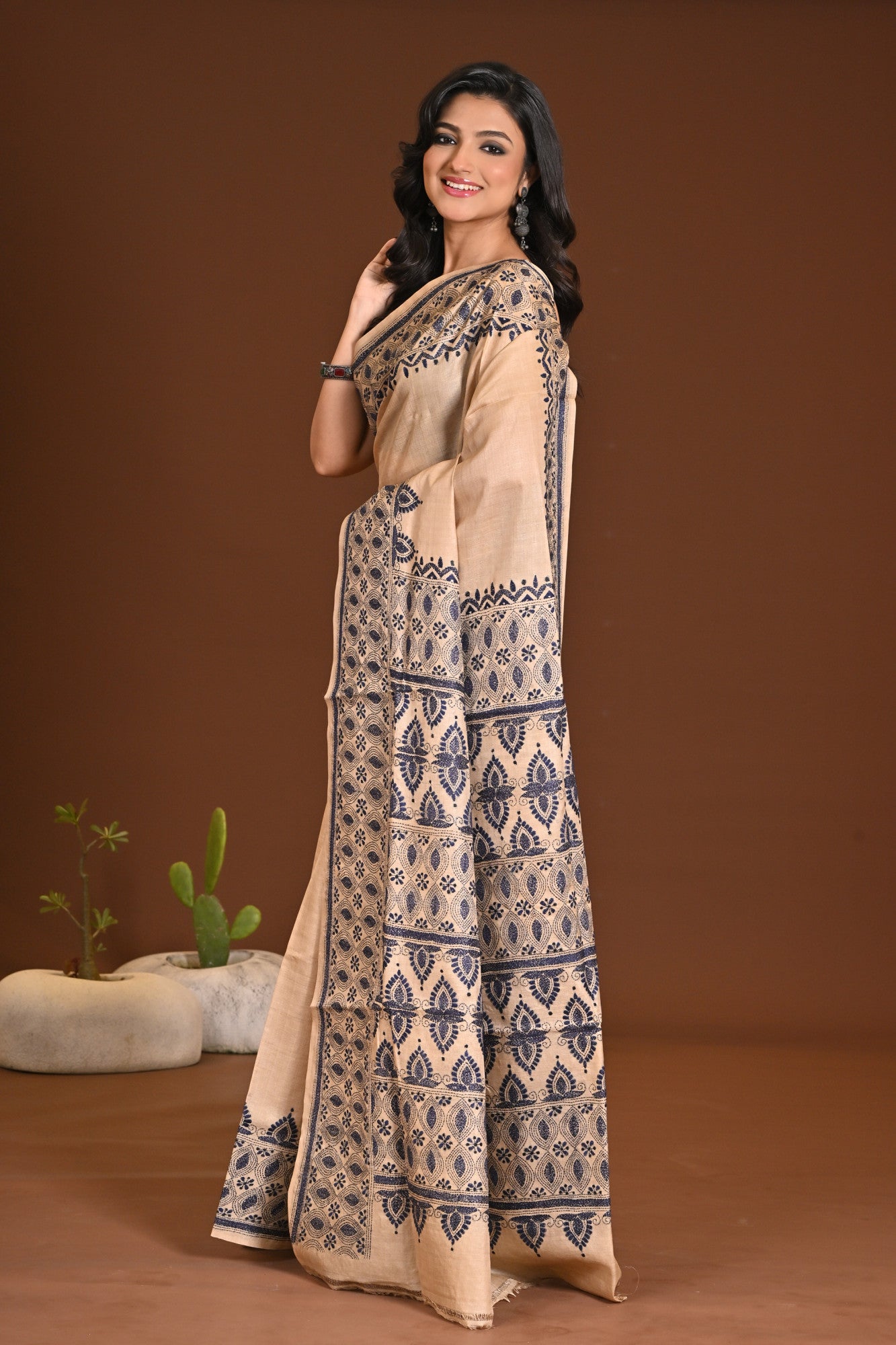 TUSSAR SILK KANTHA SAREE Thumbnail
